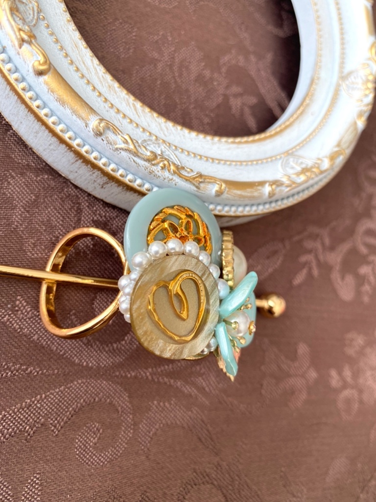 ボタンマジェステ グリーンターコイズとハートベージュ