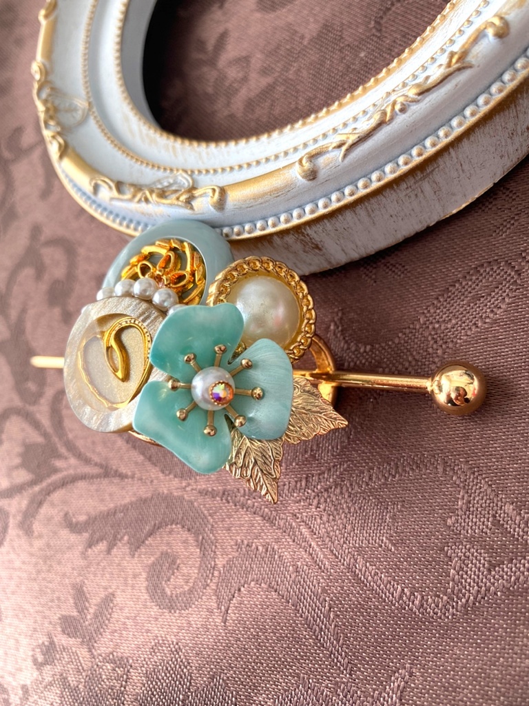 ボタンマジェステ グリーンターコイズとハートベージュ