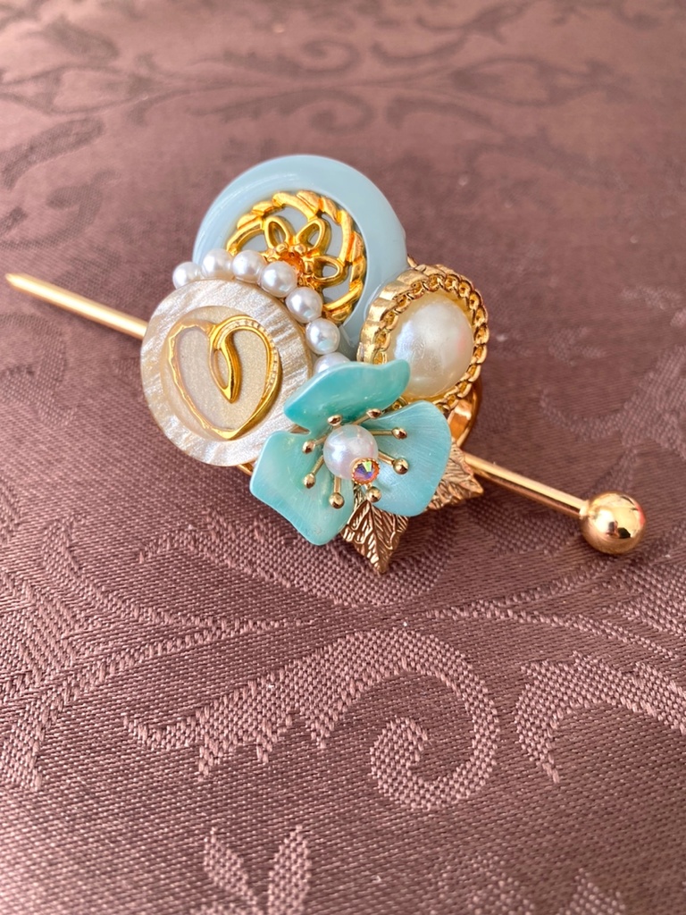 ボタンマジェステ グリーンターコイズとハートベージュ