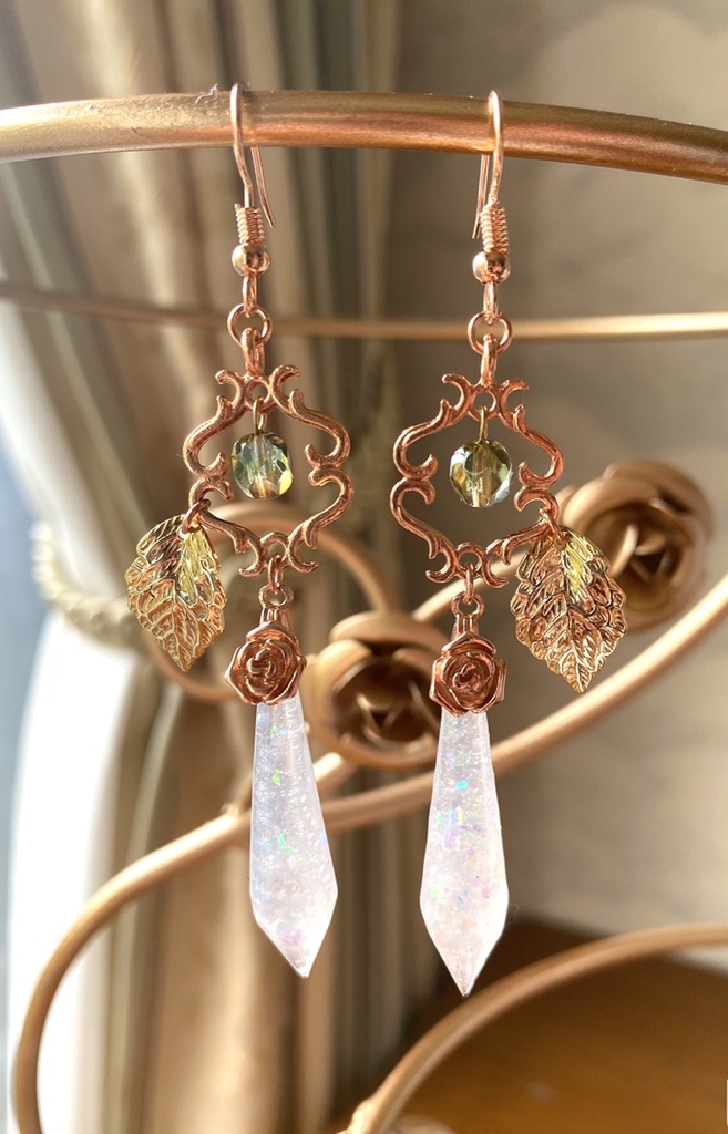 エデン〜楽園の薔薇〜シャンデリアピアス