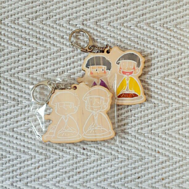 おそ松さん　木製　キーホルダー
