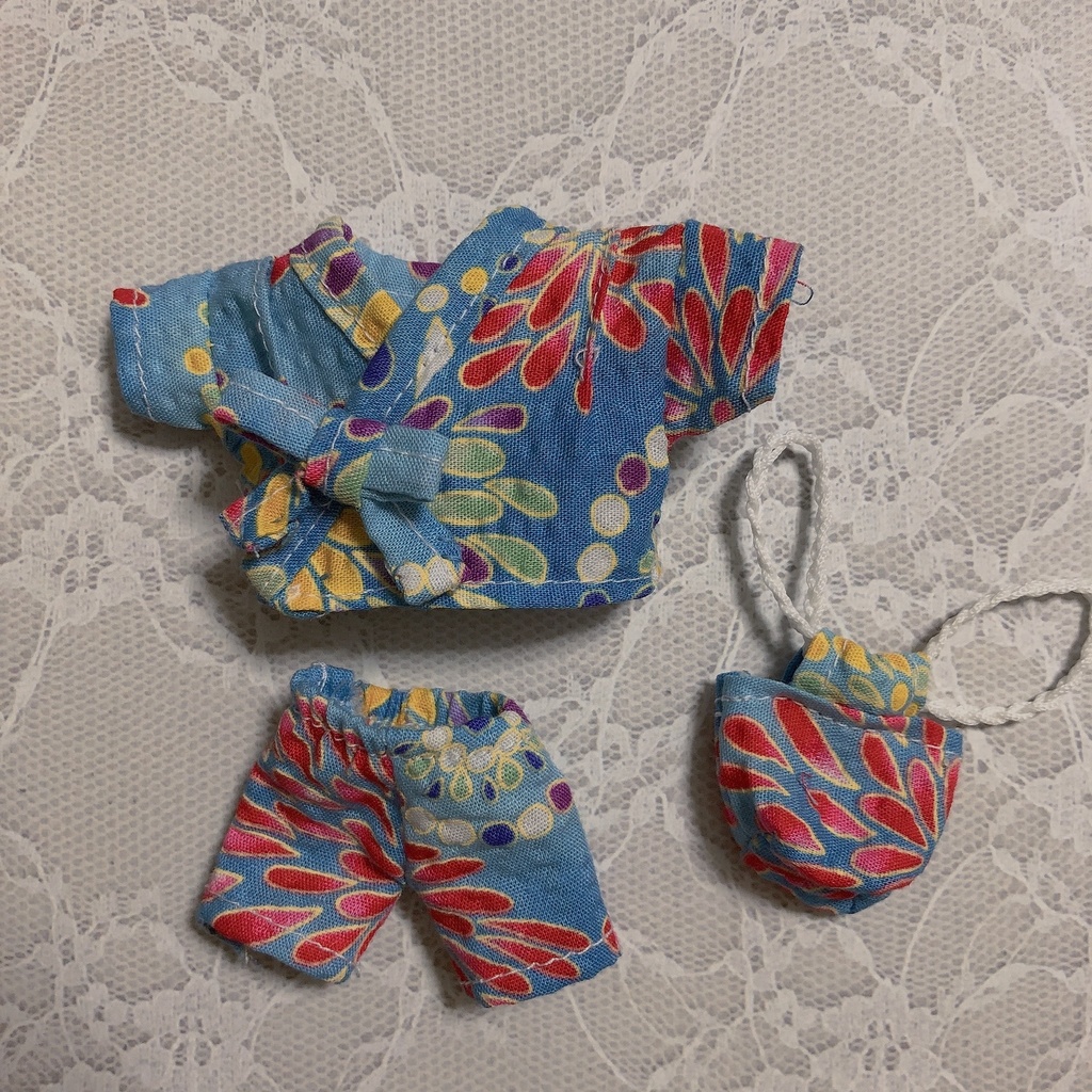 ぬい服 甚平 花火柄 水色