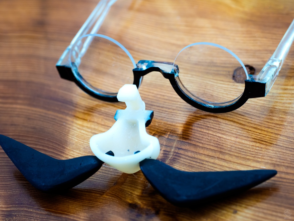 【販売終了】おしゃれなひげメガネ