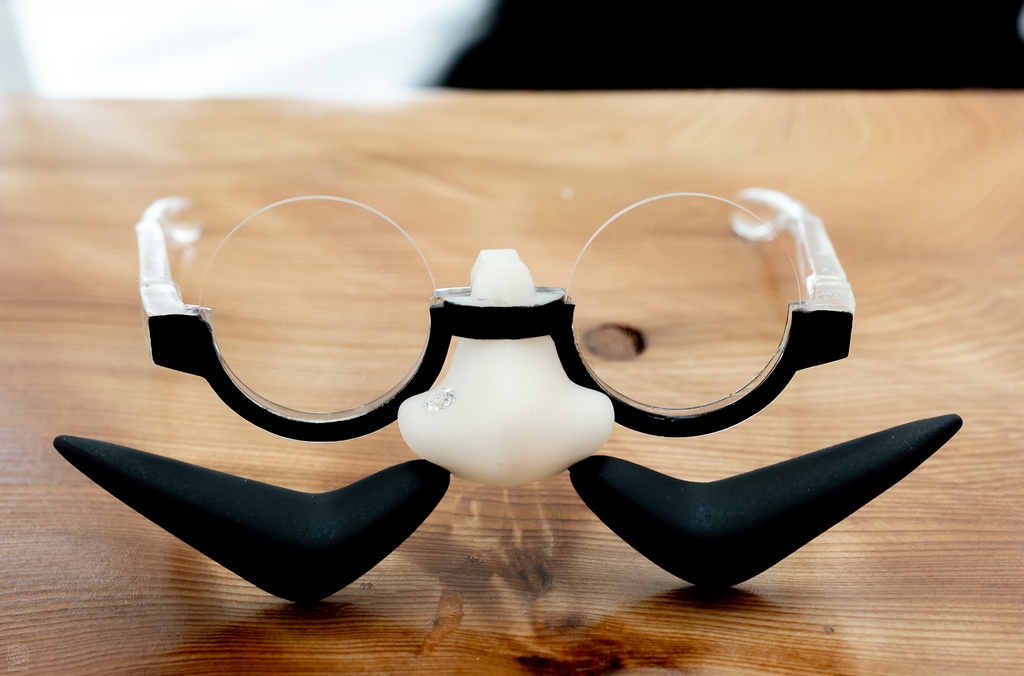 【販売終了】おしゃれなひげメガネ