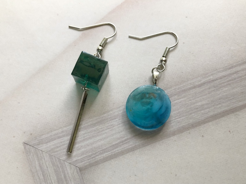 黛灰-ピアスorイヤリング-