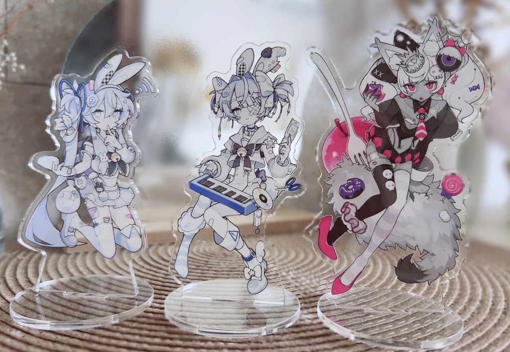 ✦BUNNY ACRYLIC STAND✦