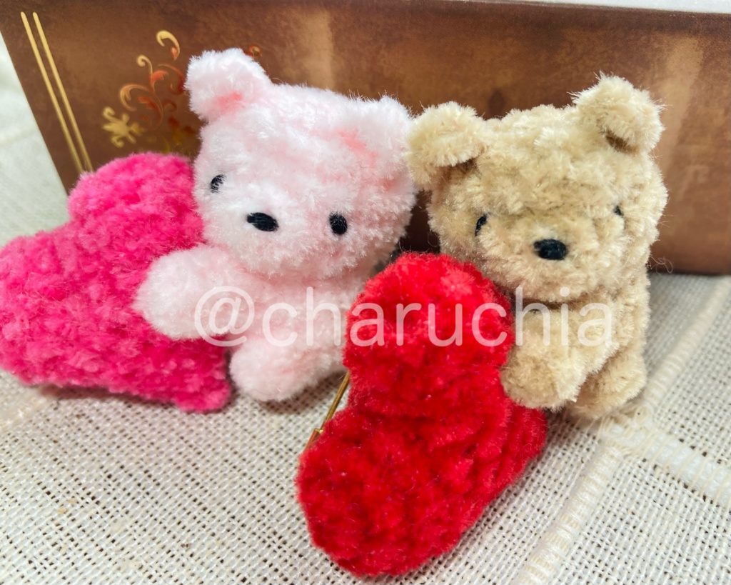 ハートぎゅっ!♡くまさんブローチ