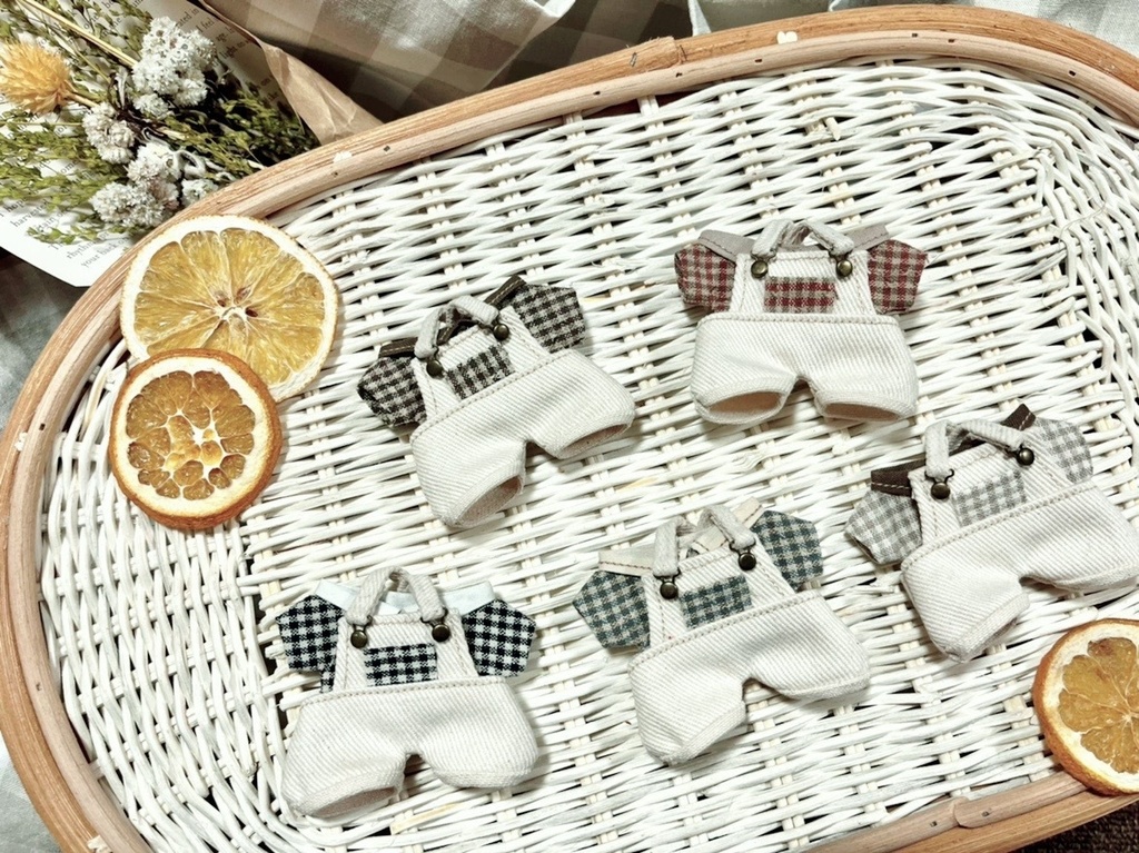 サロペット＆シャツ