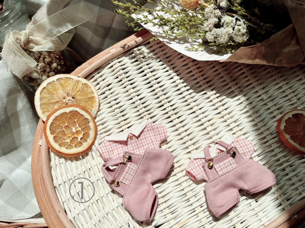 サロペット&シャツ