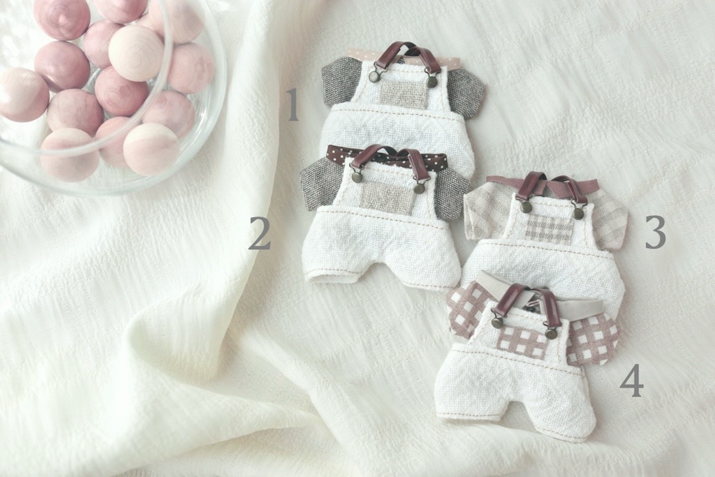 サロペット&シャツ