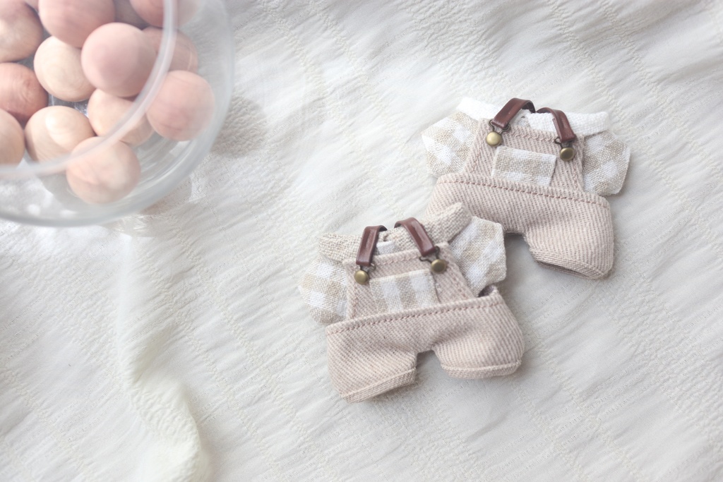 サロペット&シャツ