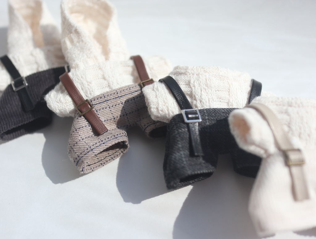 サスペンダー風パンツ