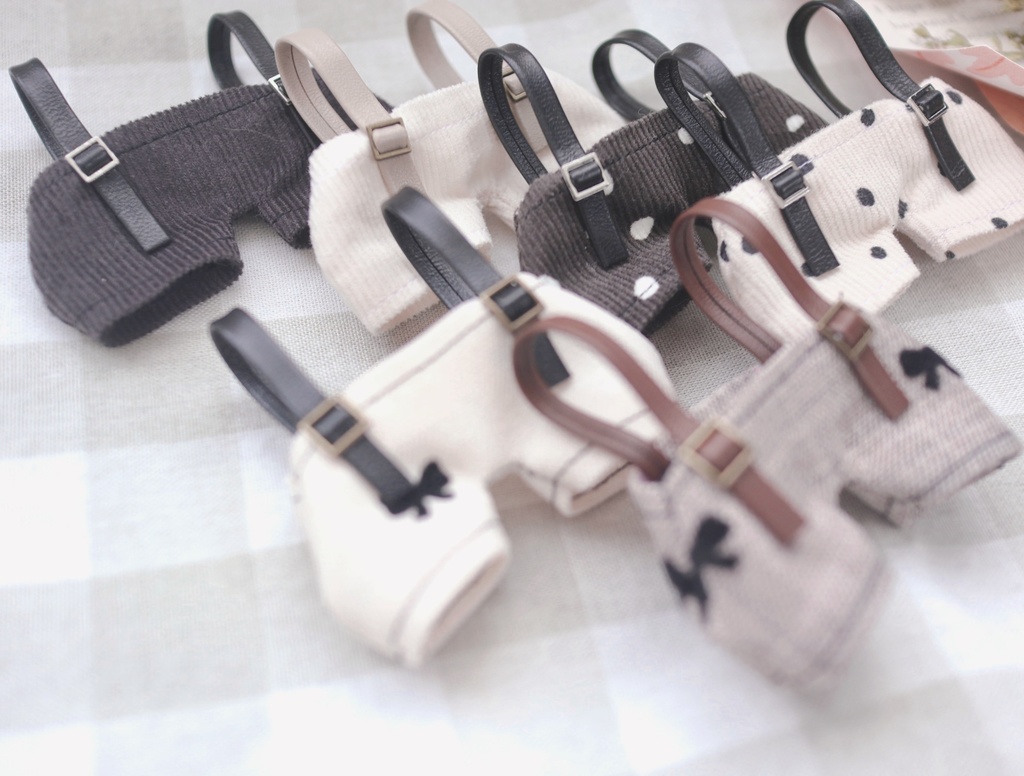 サスペンダーパンツ