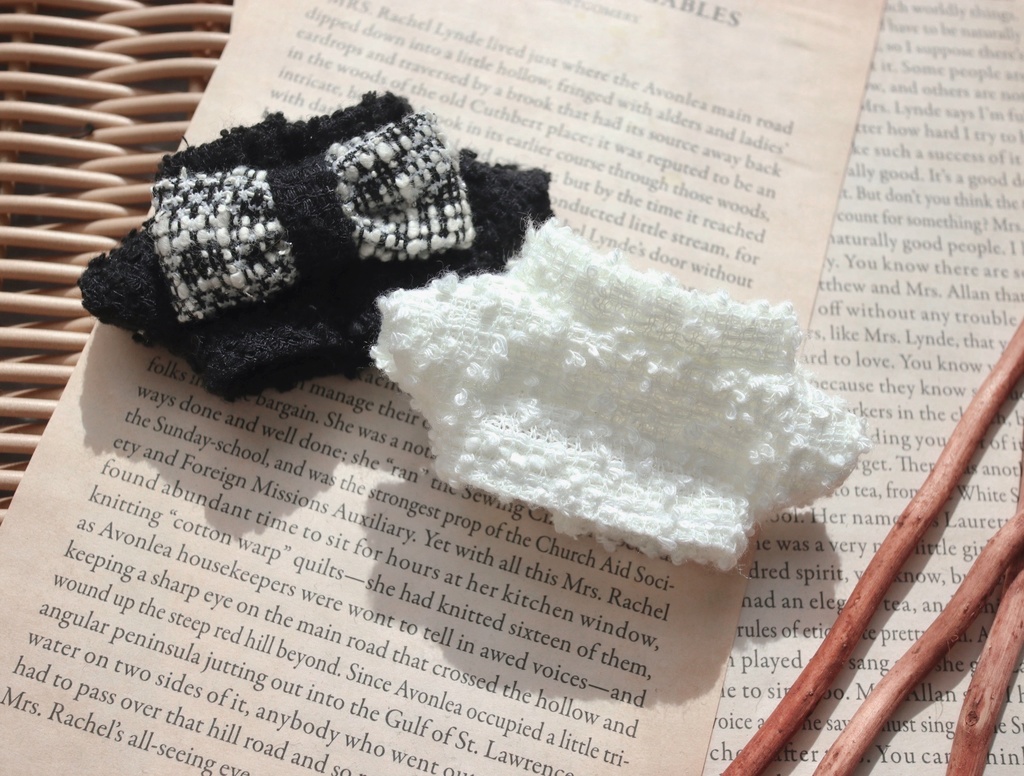 バックリボンハイネックニット