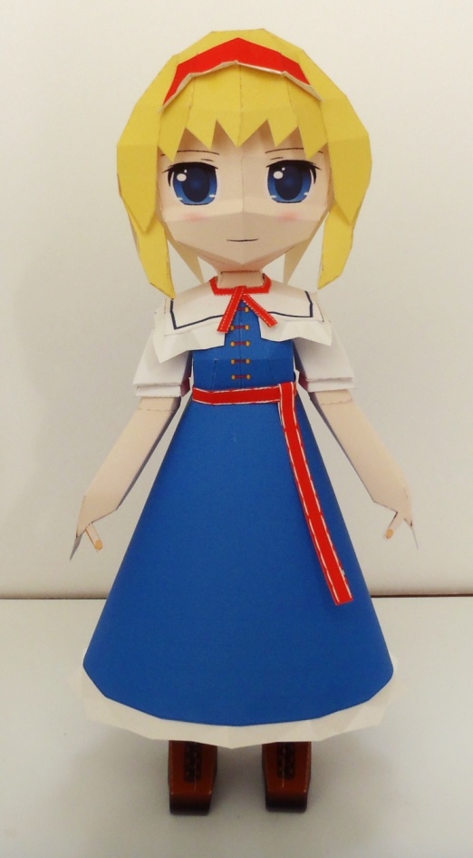 のび式ペーパークラフト　アリス・マーガトロイド