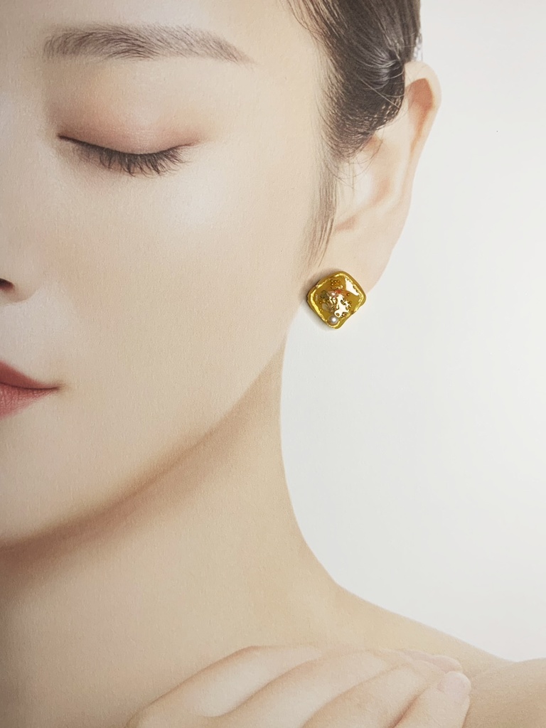 イエロー:花びらピアス(サークル・スクエア)