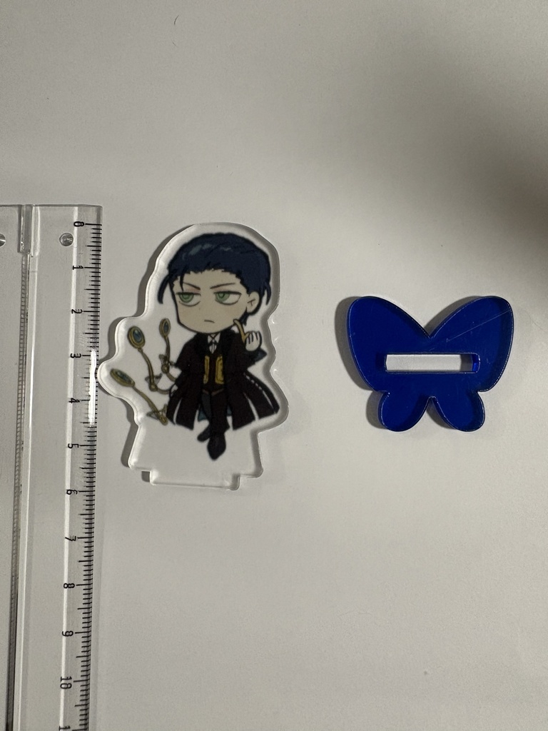 立ちホムアクスタ