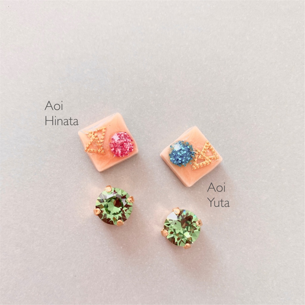カラーリングタイルの耳飾り《COSMIC PRODUCTION》