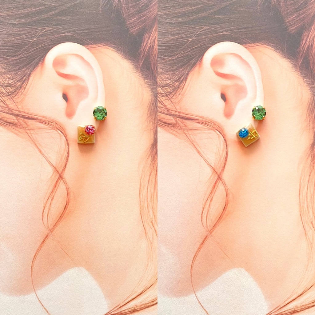 カラーリングタイルの耳飾り《COSMIC PRODUCTION》