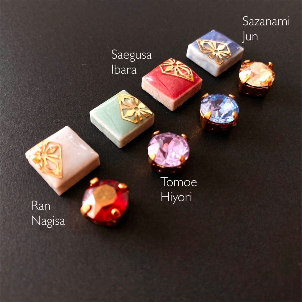 カラーリングタイルの耳飾り《COSMIC PRODUCTION》