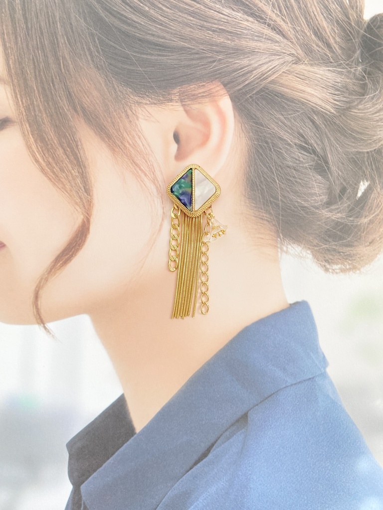 ボタンのイヤリング(ピアス変更可能)