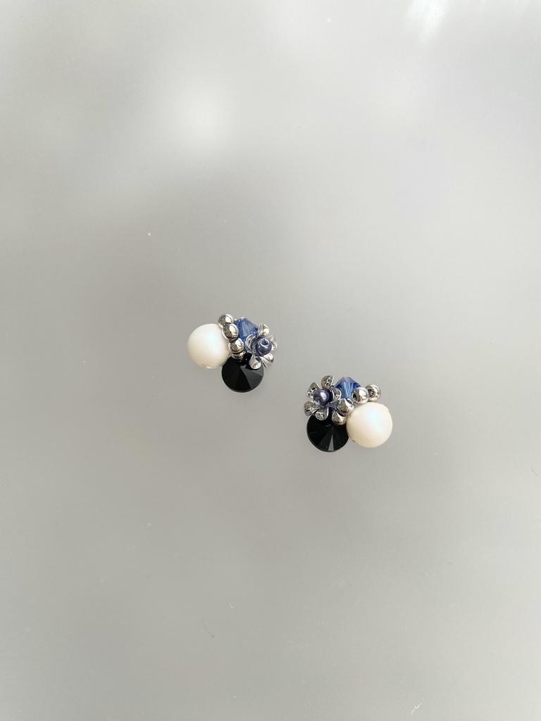 花咲く宝石の耳飾り【伯仲】