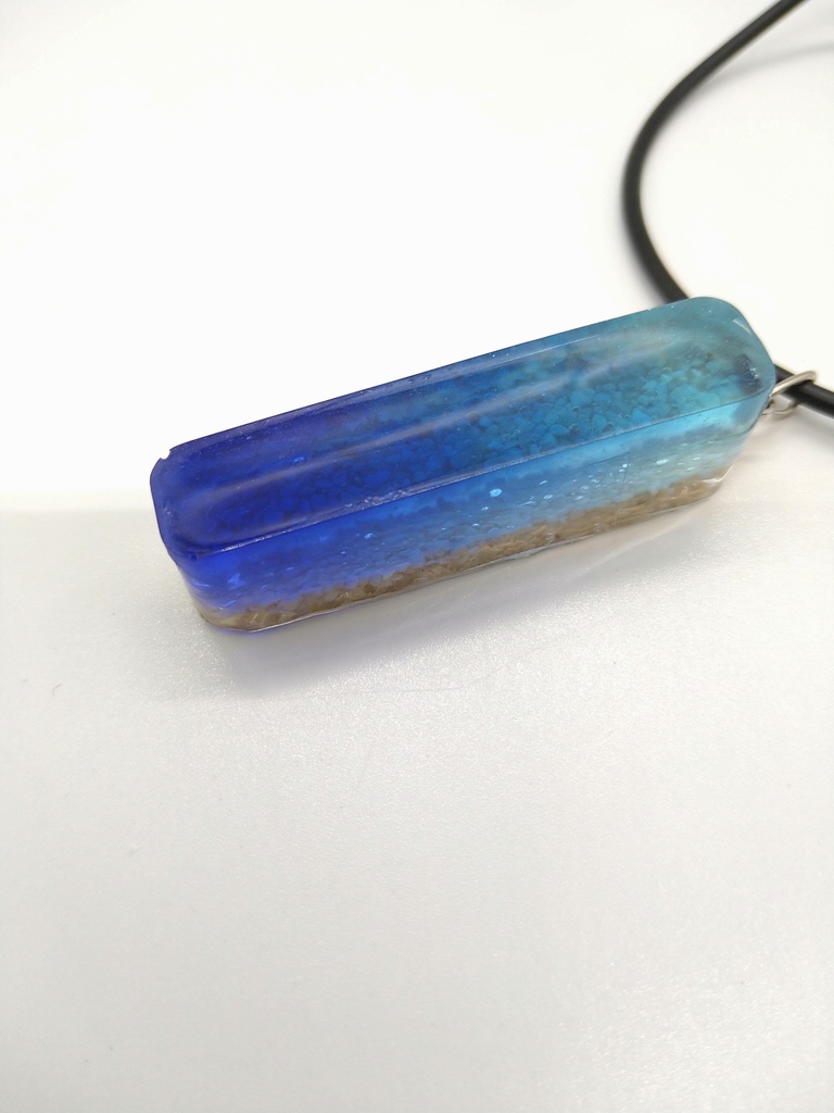 海鳴りのペンダント(厚め・薄め・潮騒)