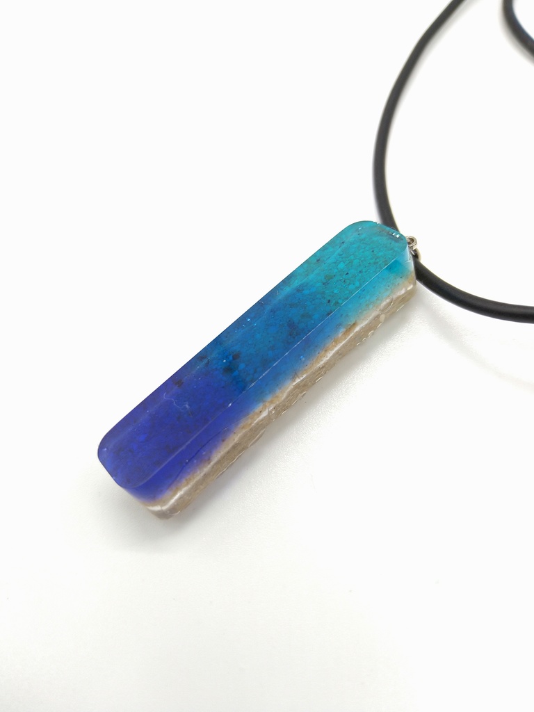 海鳴りのペンダント(厚め・薄め・潮騒)