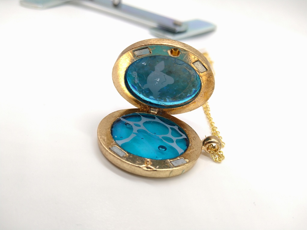 透き通る海の煌石具(懐中時計・ペンダント・キーホルダー)