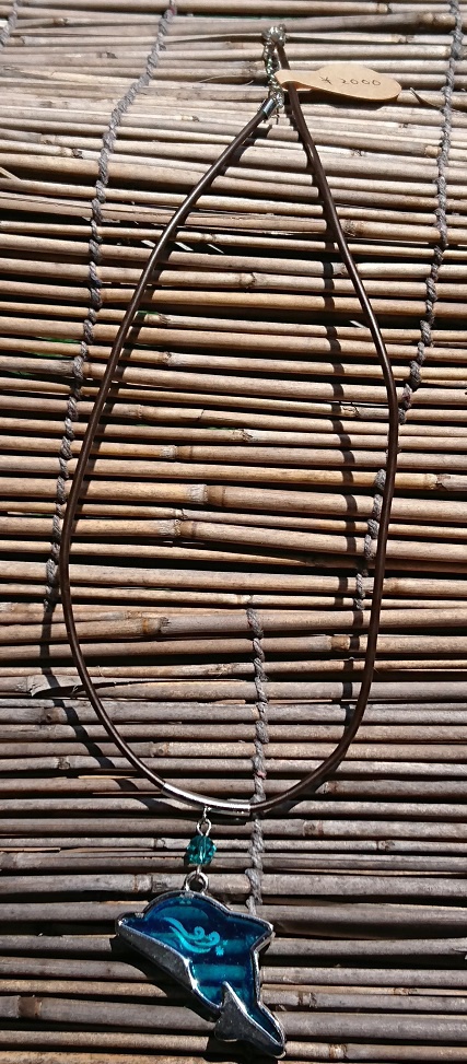 イルカのペンダント