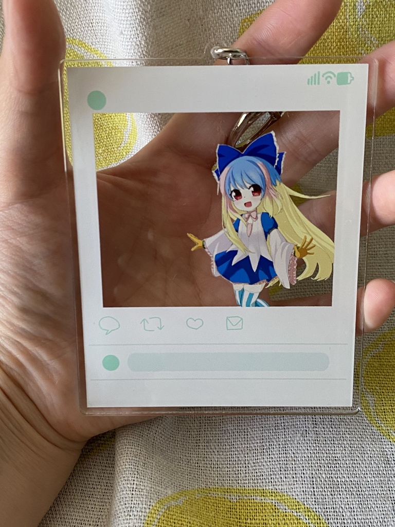 アリスのSNS風キーホルダー