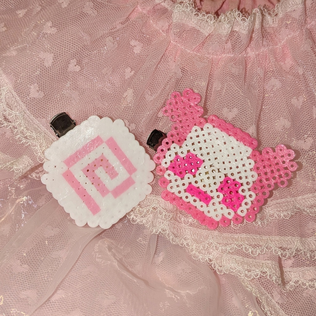 アイロンビーズ🐼ヘアピン🍥