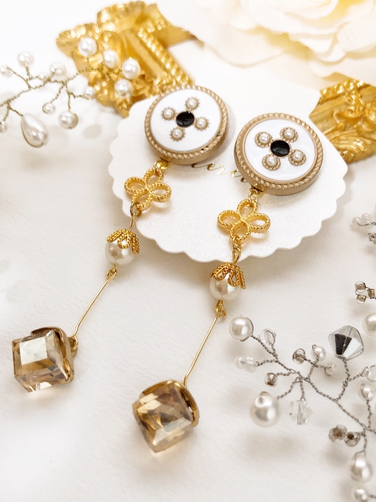 髭切イメージピアス(金具変更可)