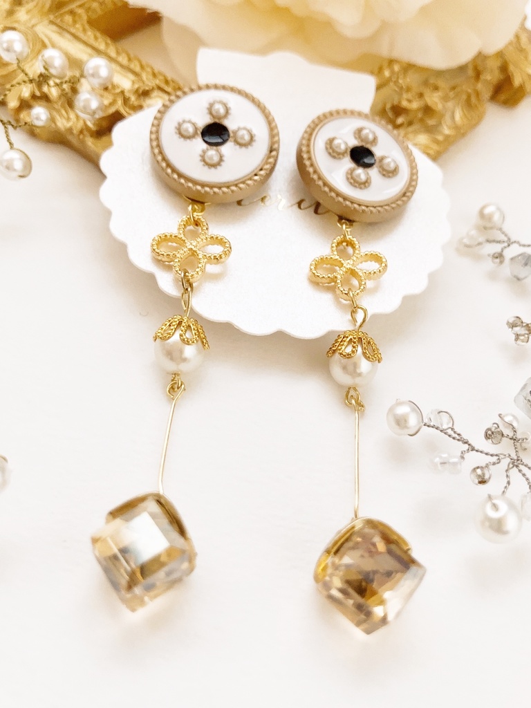 髭切イメージピアス(金具変更可)