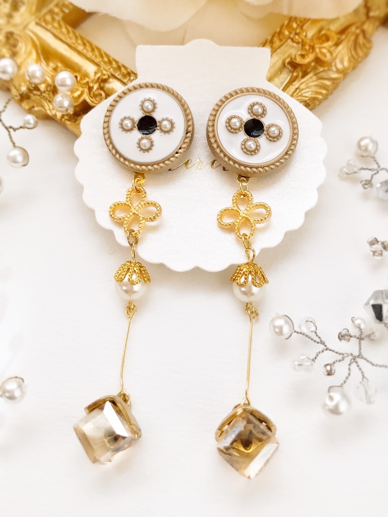 髭切イメージピアス(金具変更可)