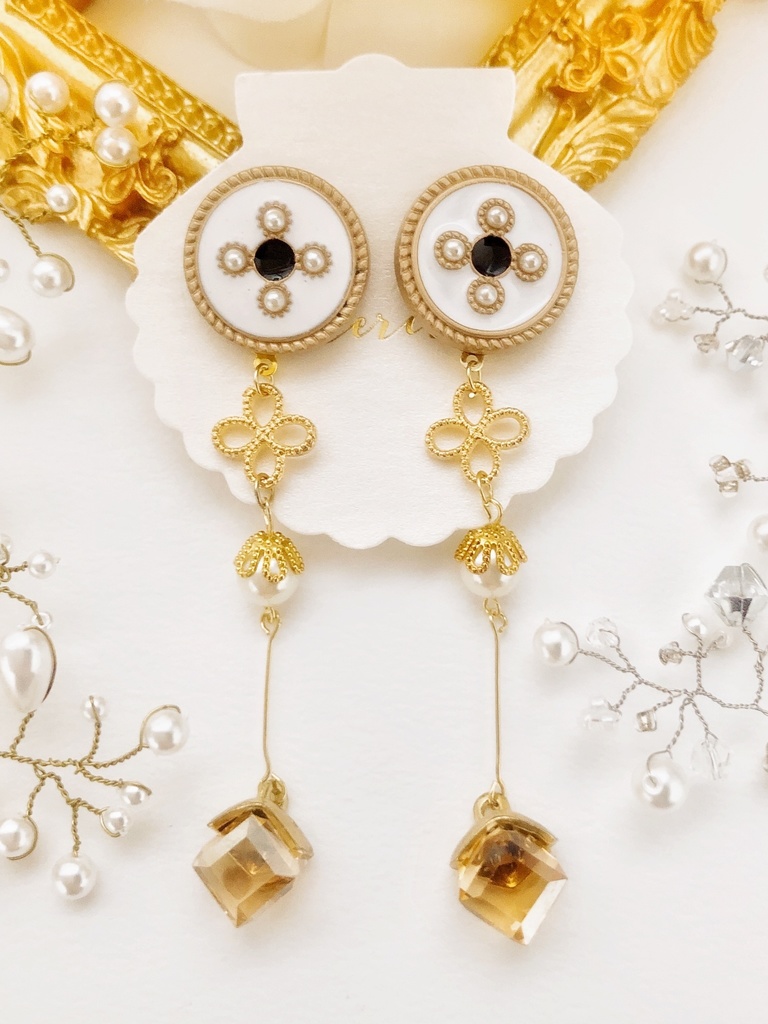 髭切イメージピアス(金具変更可)