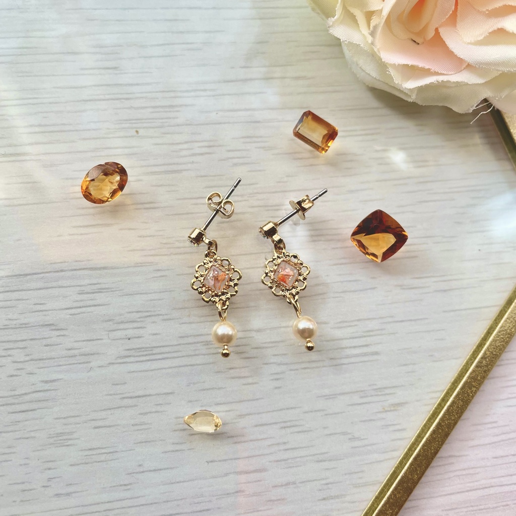 岩の都の思い出ピアス