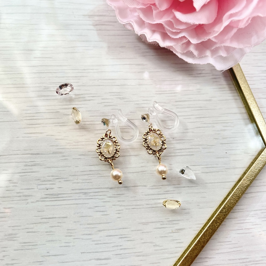 岩の都の思い出ピアス