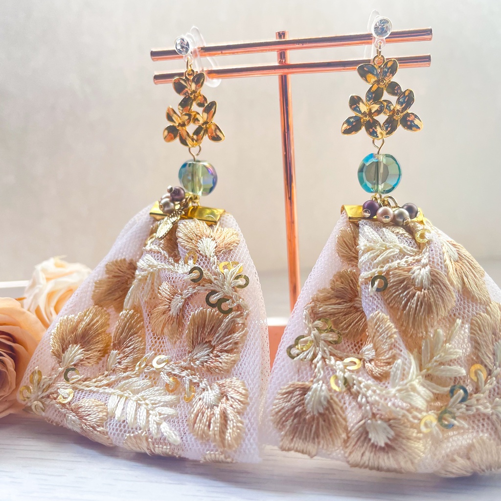 花笑みの耳飾り