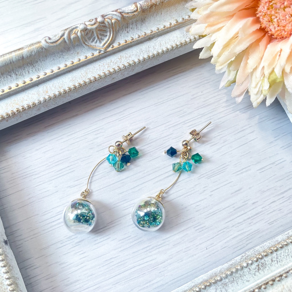 エメラルドのかけらピアス