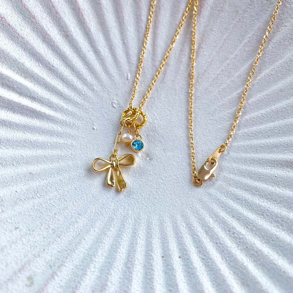 花結びのネックレス