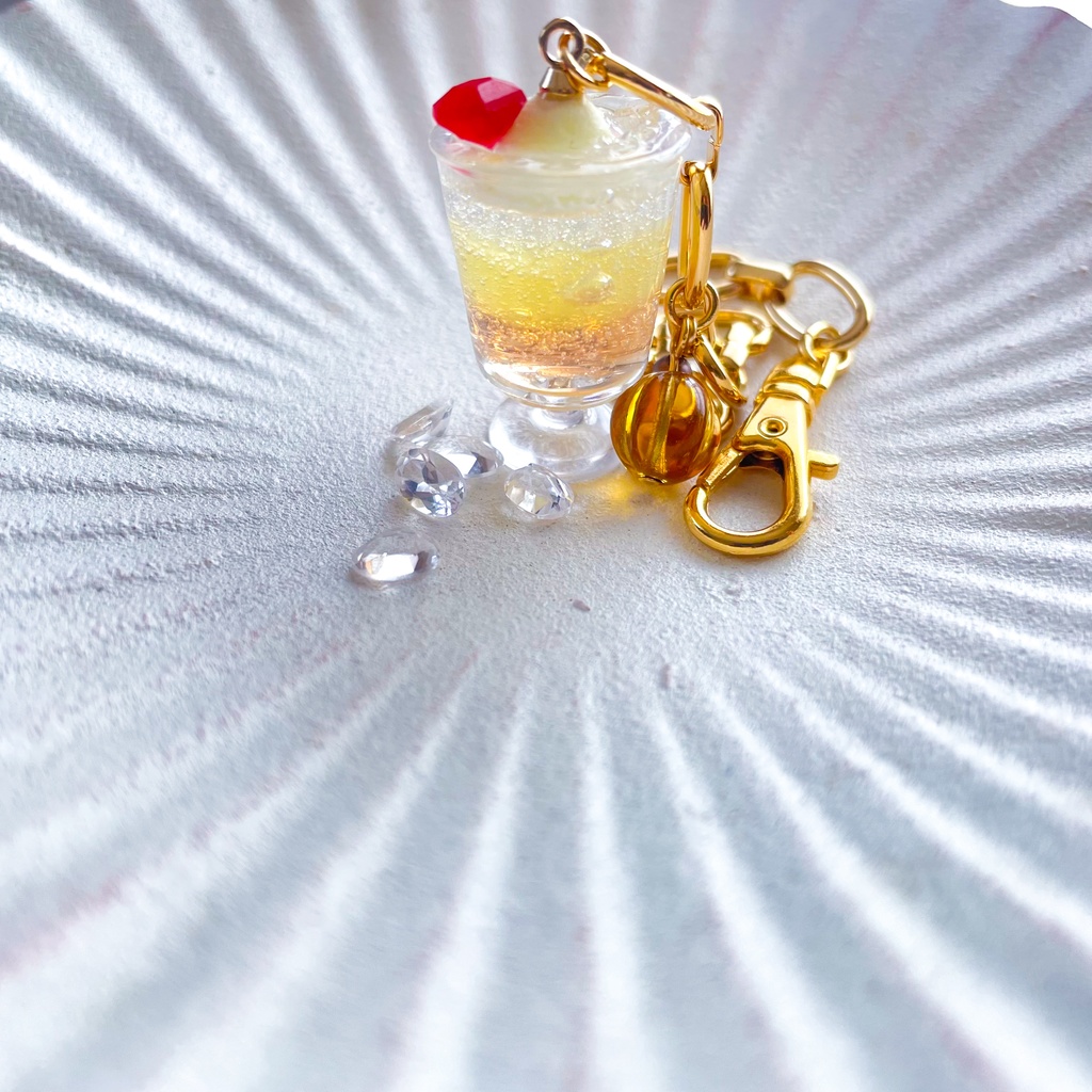 クリームソーダのバッグチャーム