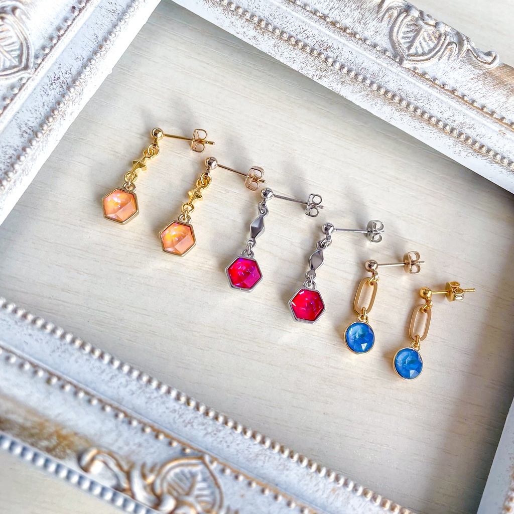 ちいさな宝石の耳飾り