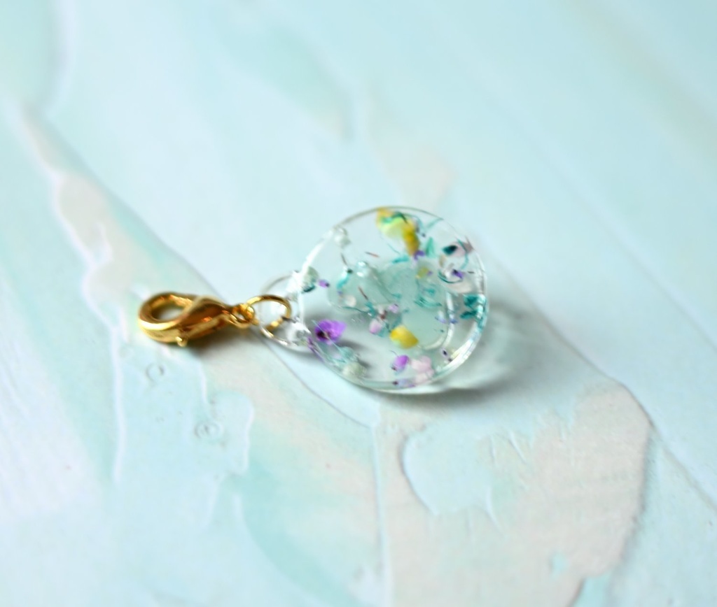 【L】文字 ドライフラワーチャーム