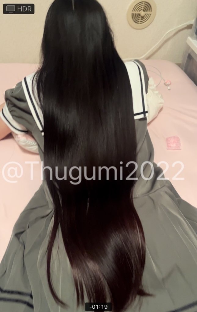髪を弄られ、とかされる♡