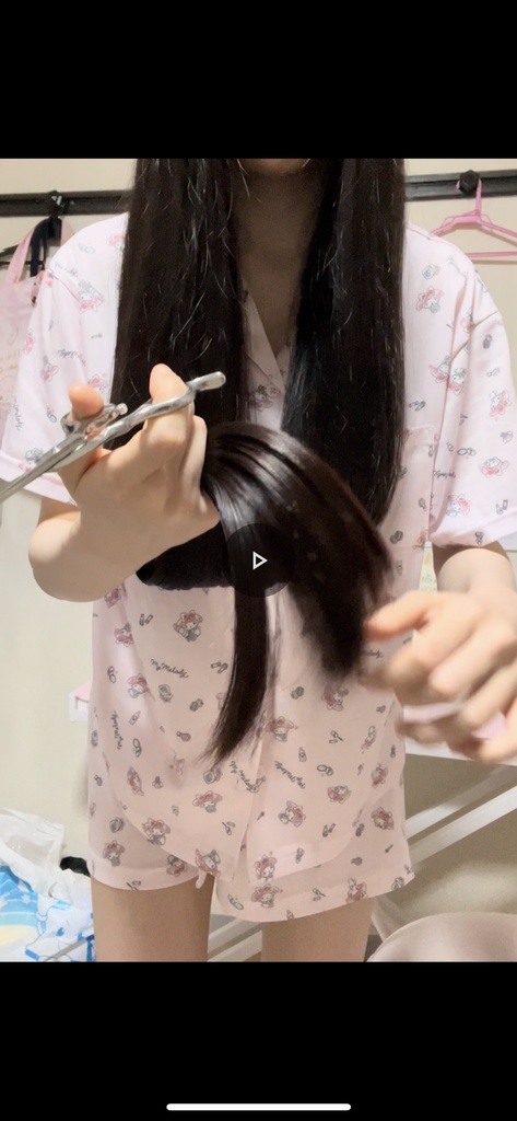 【断髪】【散髪】切るか迷ったけど最後にザクザク切った☺️楽しい！