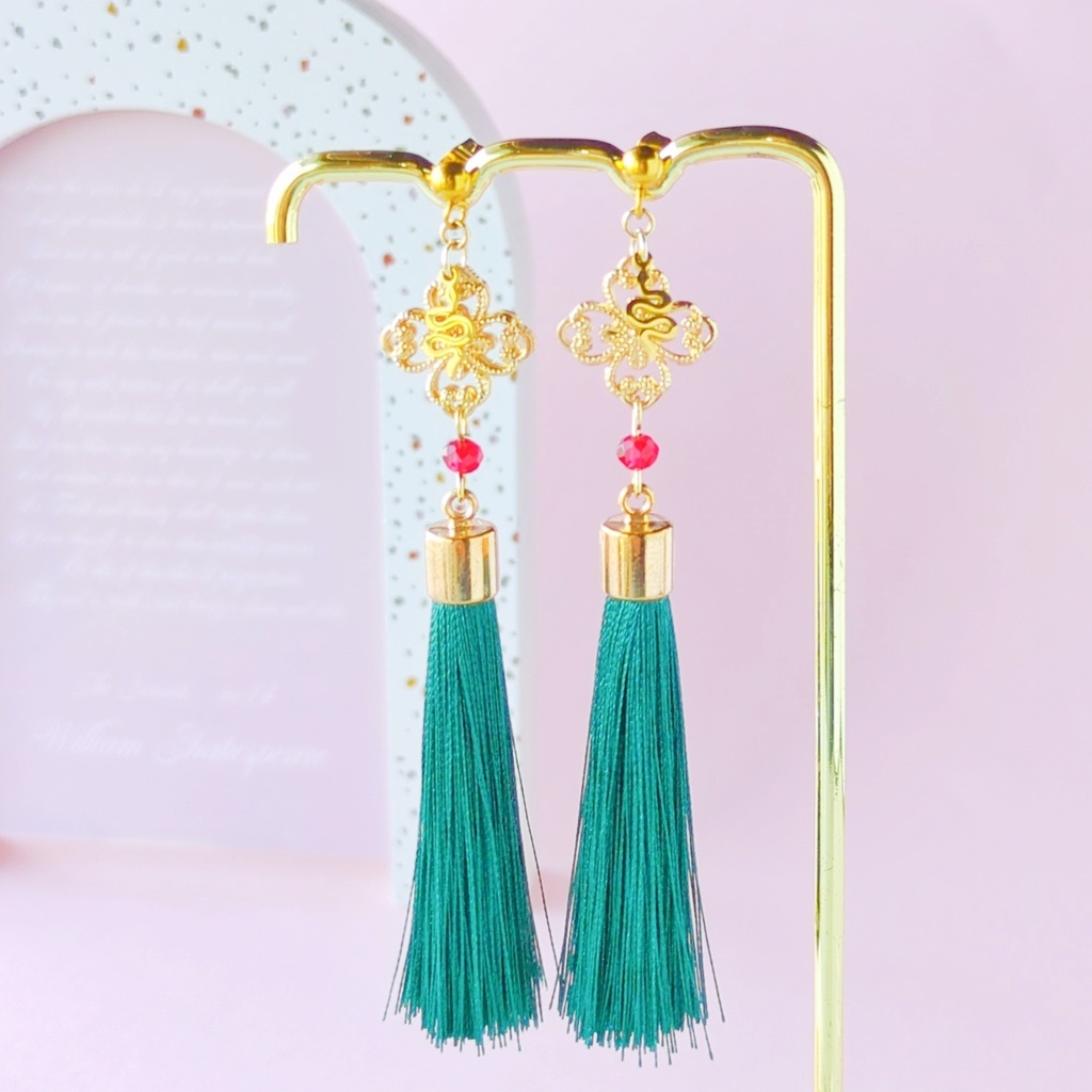 【非公式】🌈🕒/🗝🐍イヤリングピアス/イヤリング