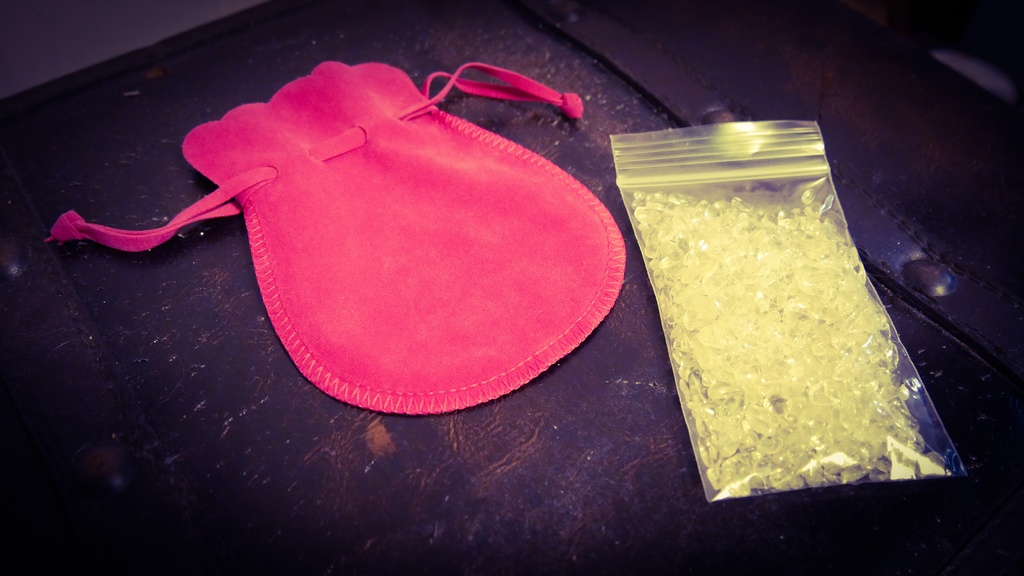 やもちゃんモデル 「ピンクタイガーアイ×水晶」6mm