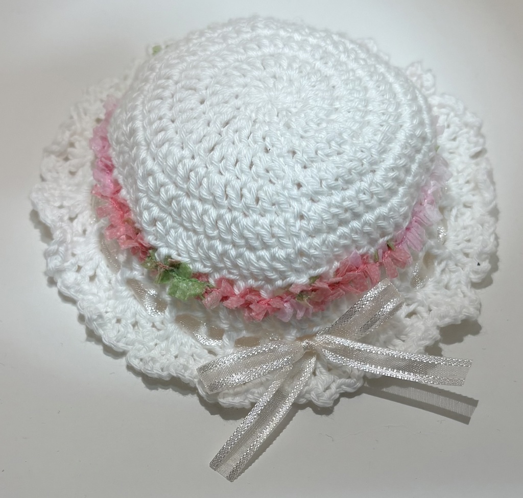 透かしレースの帽子