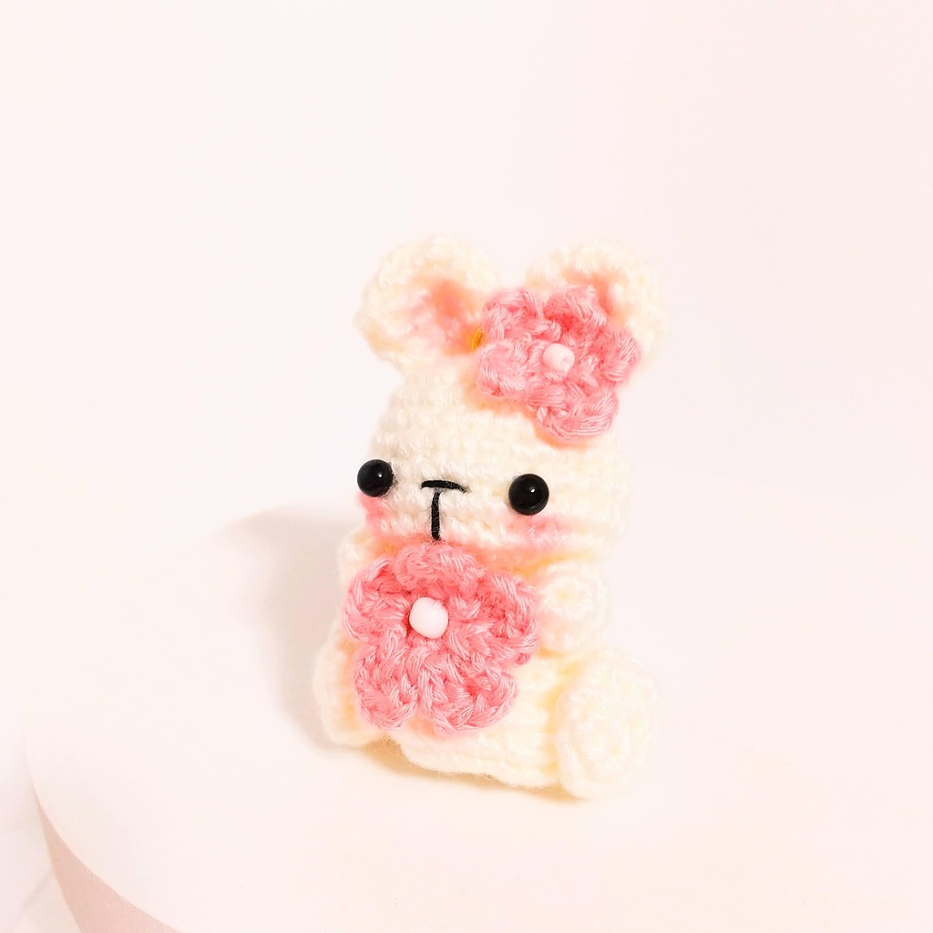 ✿ 受注制作 ✿ 桜とあみぐるみうさぎのストラップ * 立ち耳 ✿